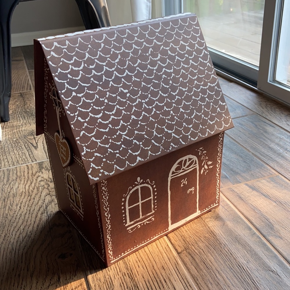 Maileg Gingerbread House - Picture 2 of 5